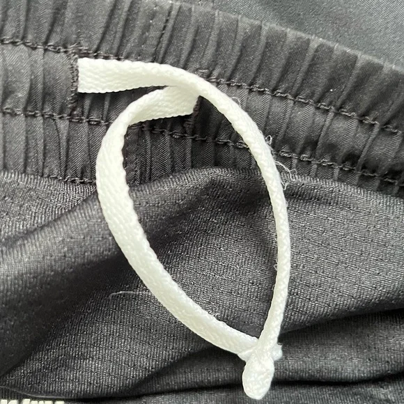 UNDER ARMOUR YOUTH Girls Running Shorts Black Reflective Trim Size YMD - Picture 6 of 9